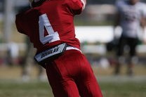 开云体育官网下载-中国足球球员进攻型中场的角色演变与典型案例分析，足坛进攻型中场