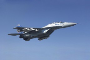 开云体育app-西甲神级扑救：门神一出，天伦地韵！，西甲传奇门将