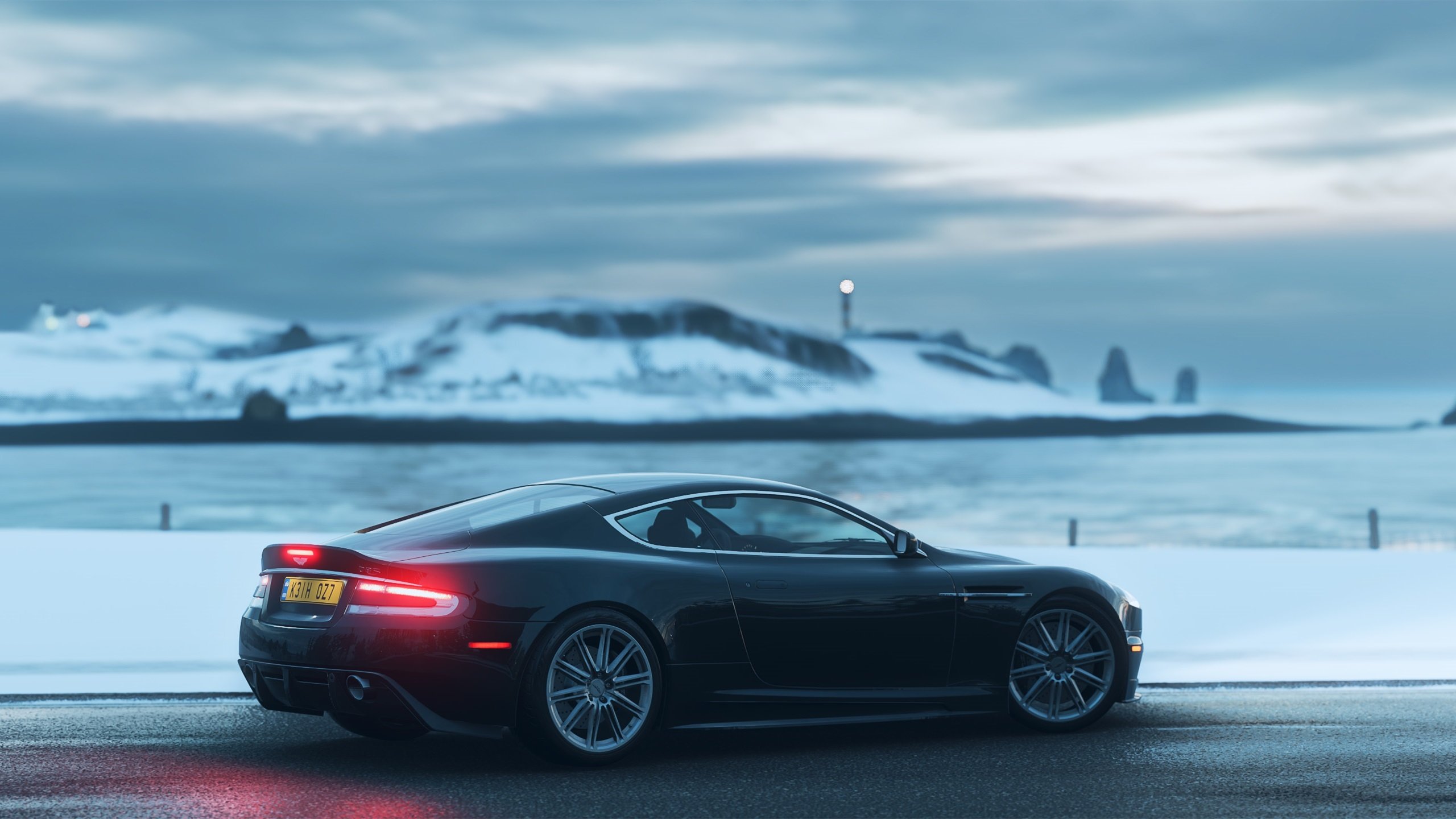 布克加强与内线联动进攻更加多样，布克打的什么位置