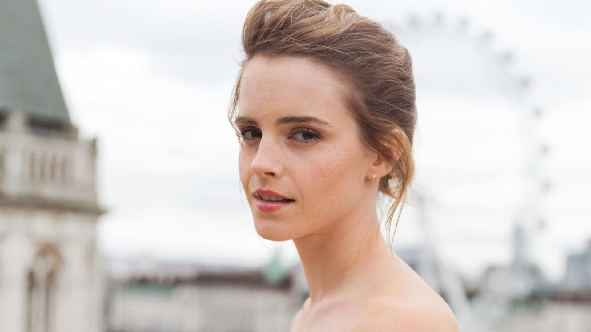 高尔在比赛中展现的个人突破和精准传球，成比赛亮点，高尔球肘的症状位置图片